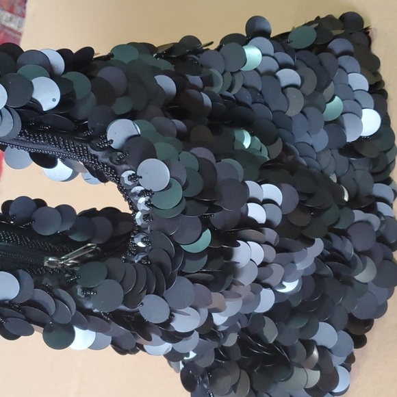 Black sequined and beaded  bag 12 X 15 black satin lining  Double zipper - Picture 7 of 7